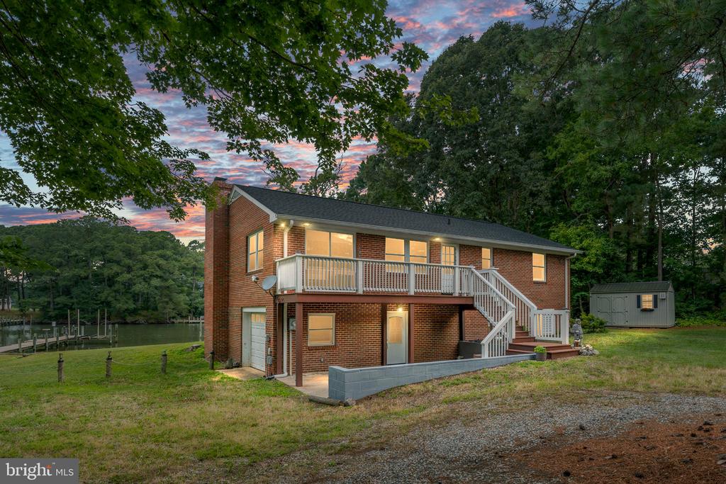 279 HARBOR DRIVE