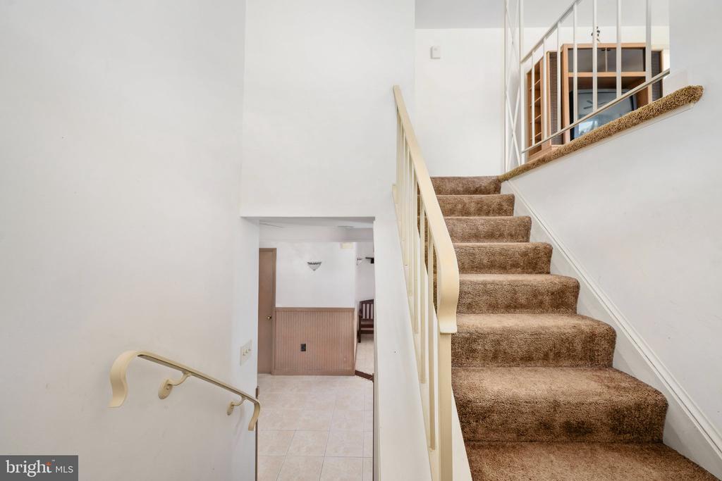 279 HARBOR DRIVE