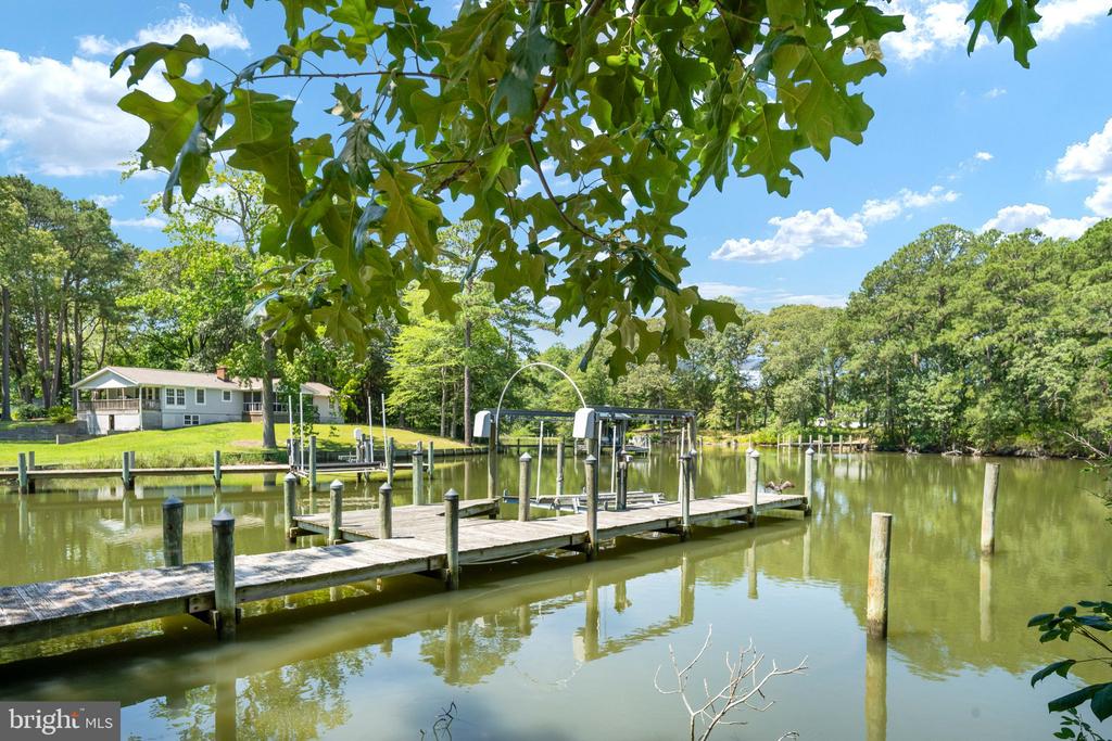 279 HARBOR DRIVE