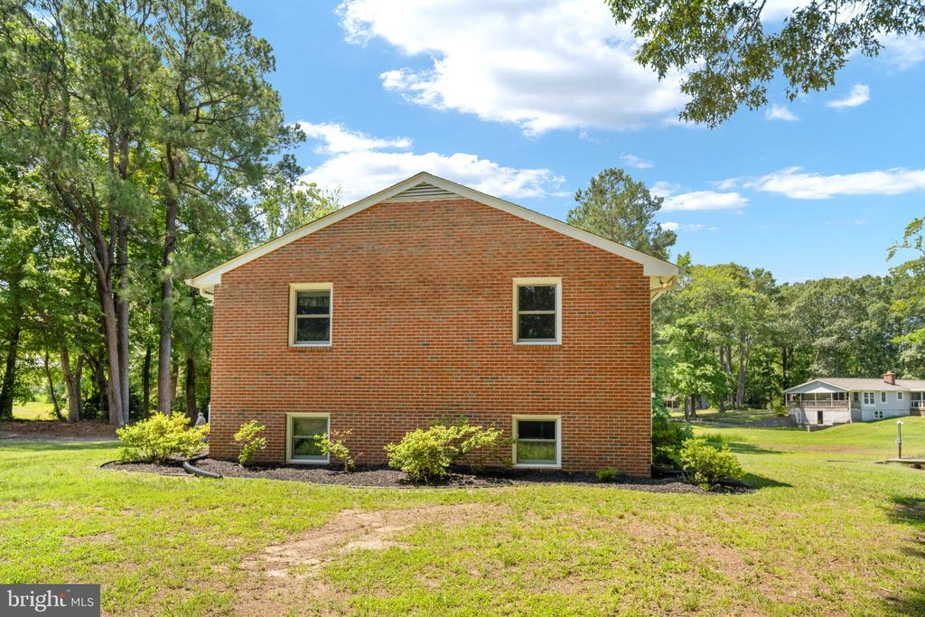279 HARBOR DRIVE