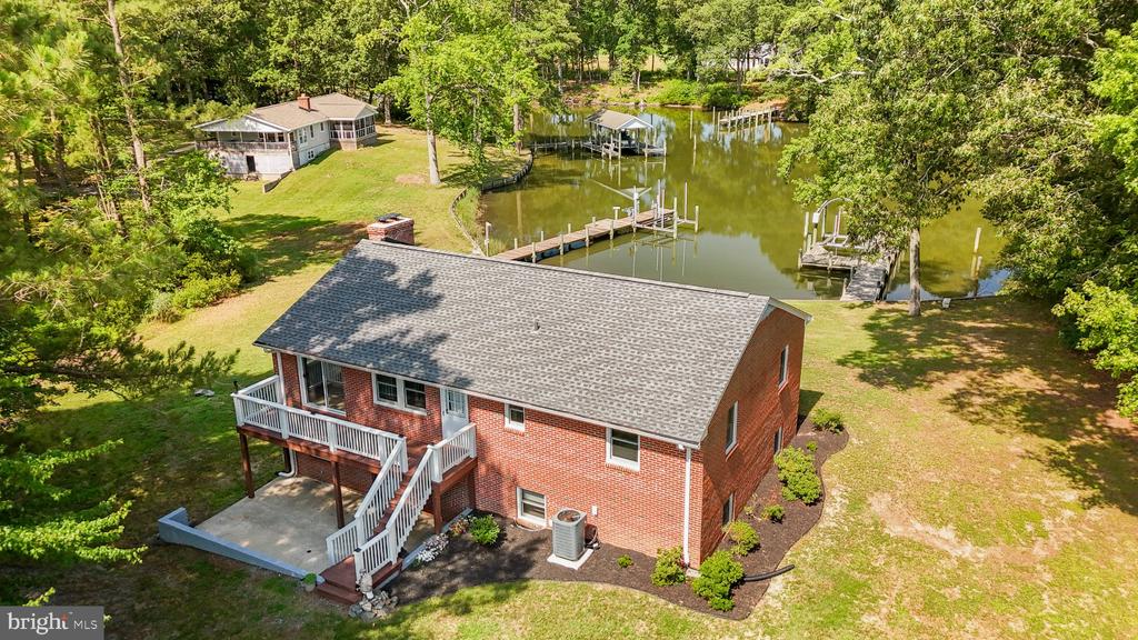 279 HARBOR DRIVE