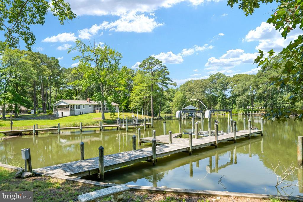 279 HARBOR DRIVE