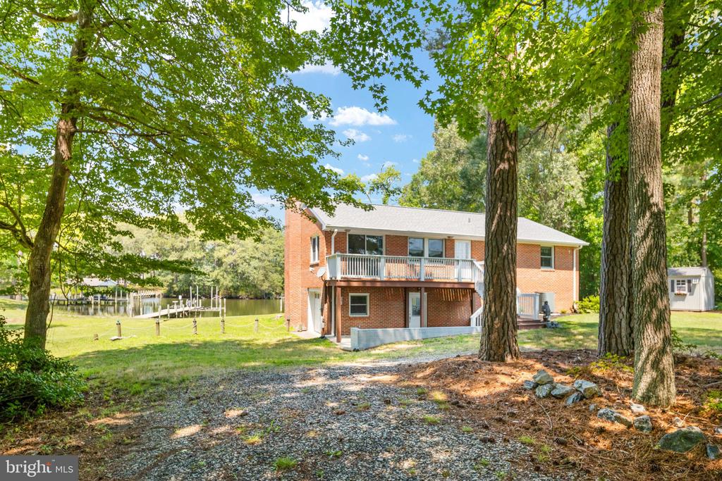 279 HARBOR DRIVE