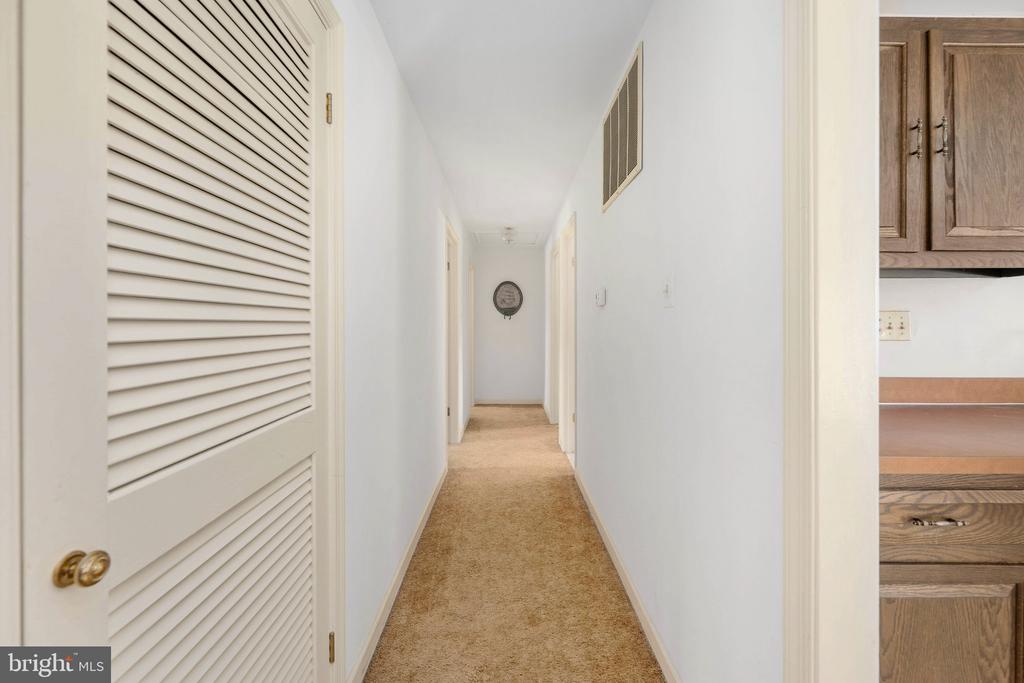 279 HARBOR DRIVE
