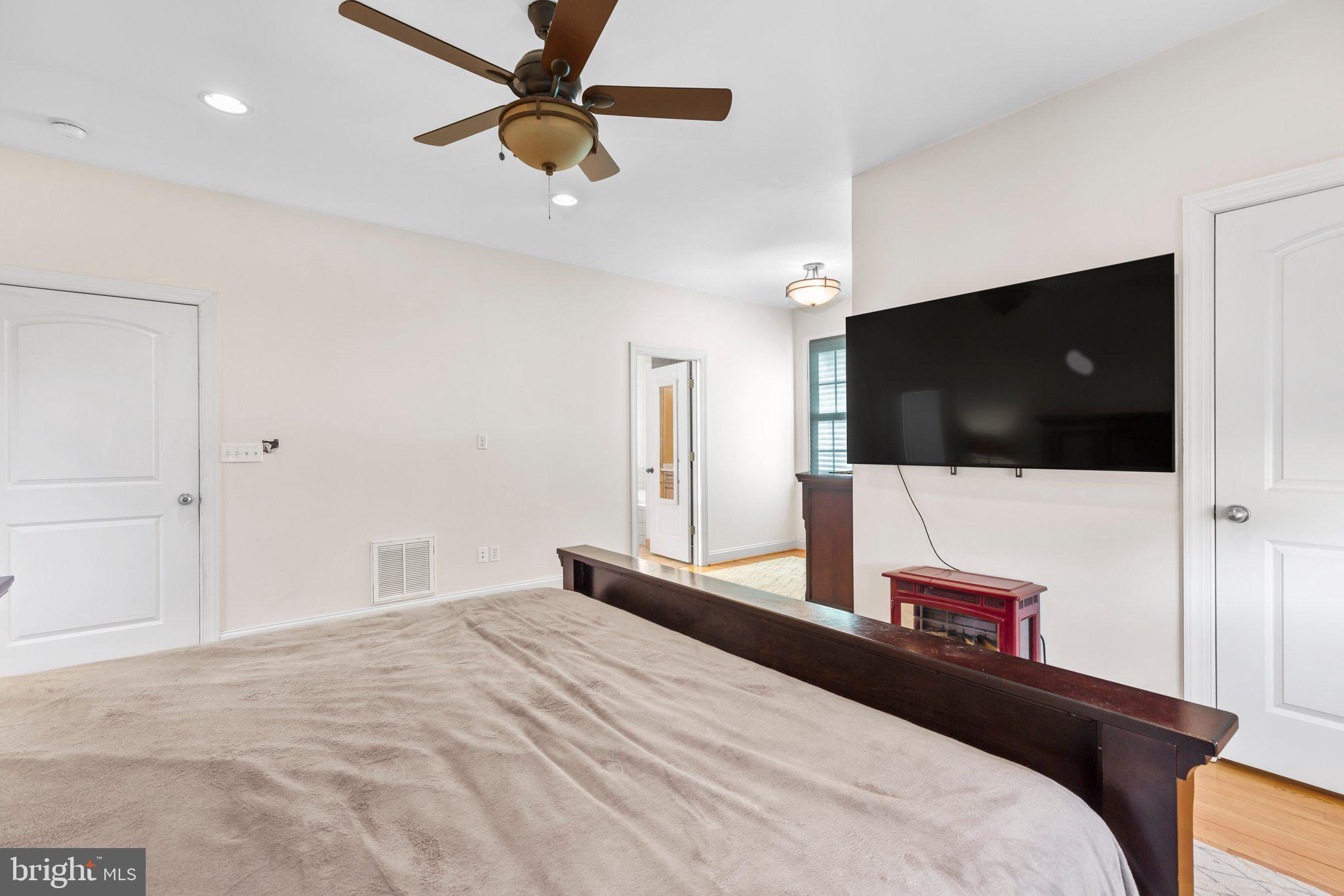 33227 COLONIAL LANE