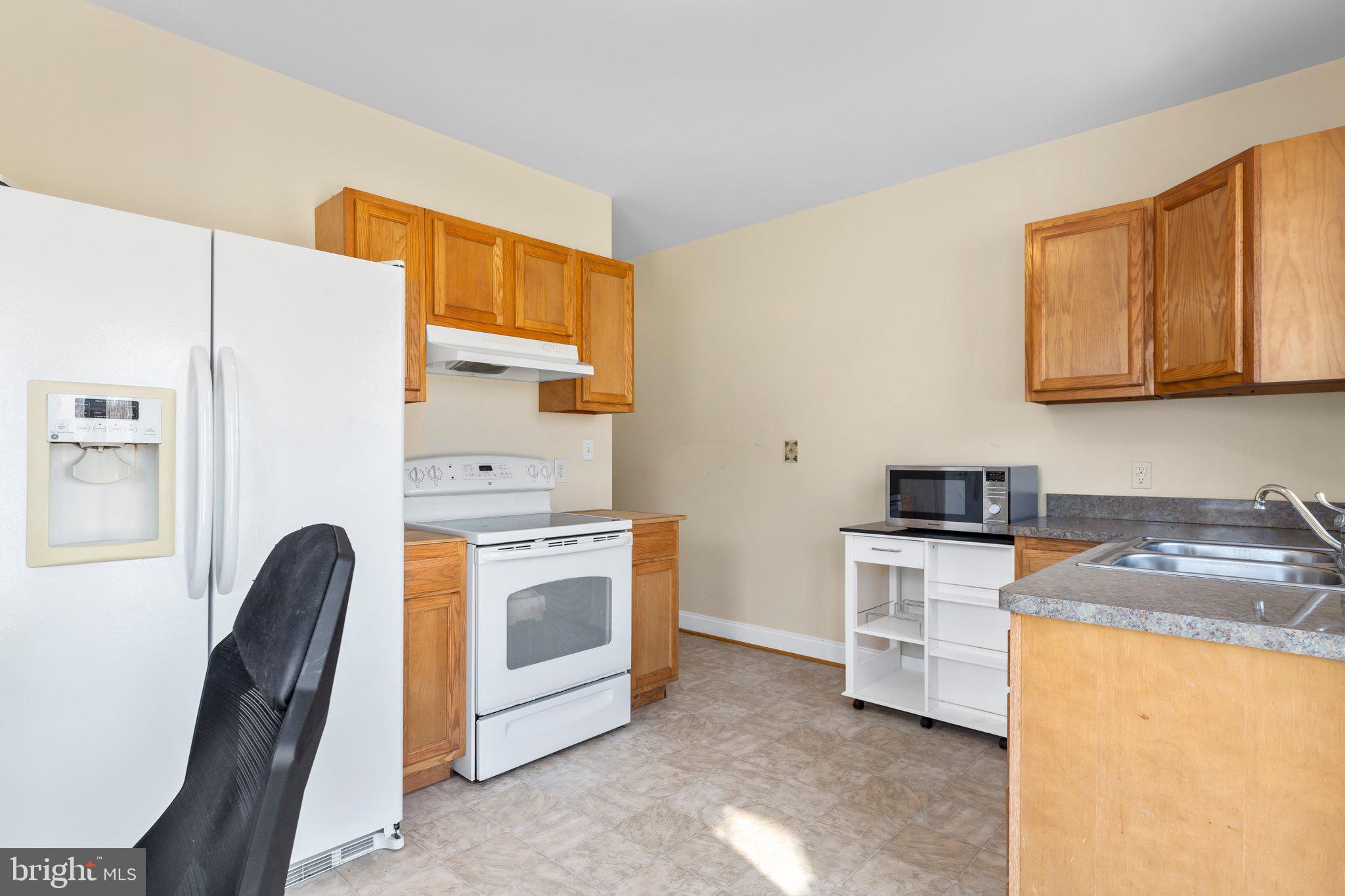 33227 COLONIAL LANE