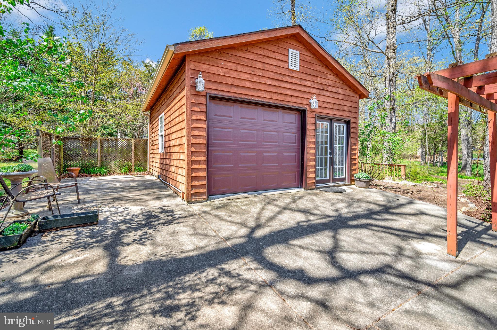 117 PATRICK HENRY COURT