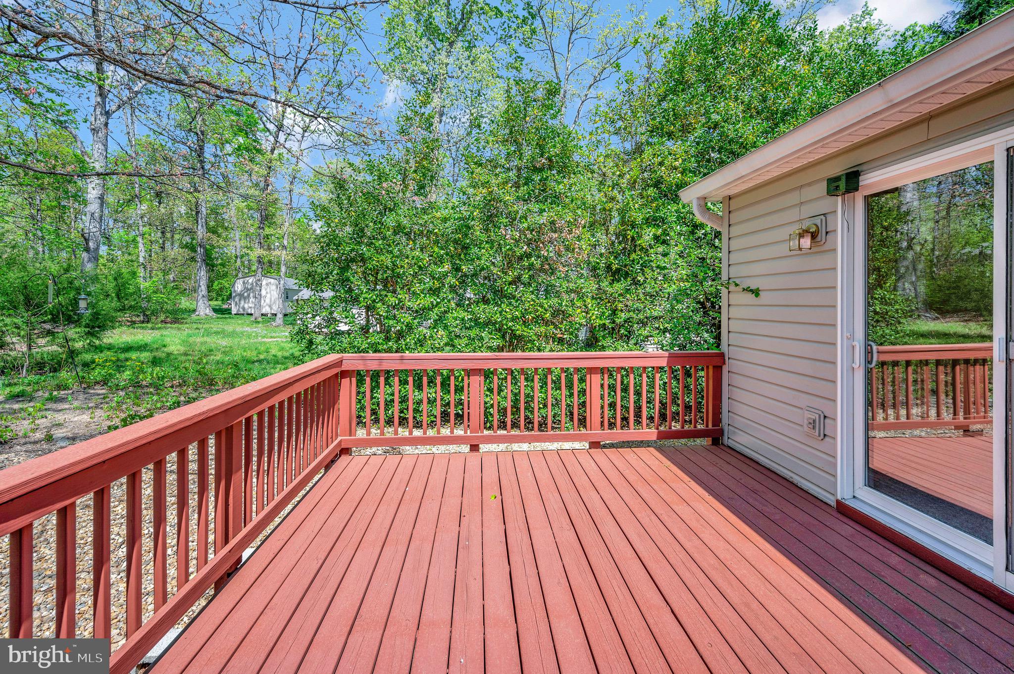 906 LAKEVIEW PARKWAY