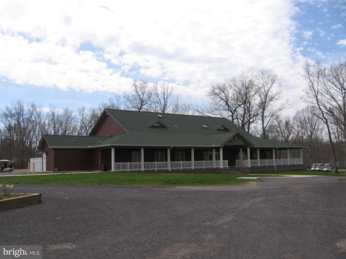 726 LAKEVIEW PARKWAY