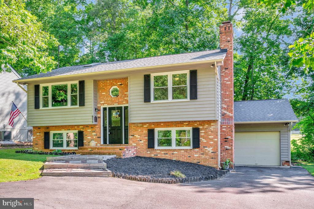 611 MT PLEASANT DRIVE