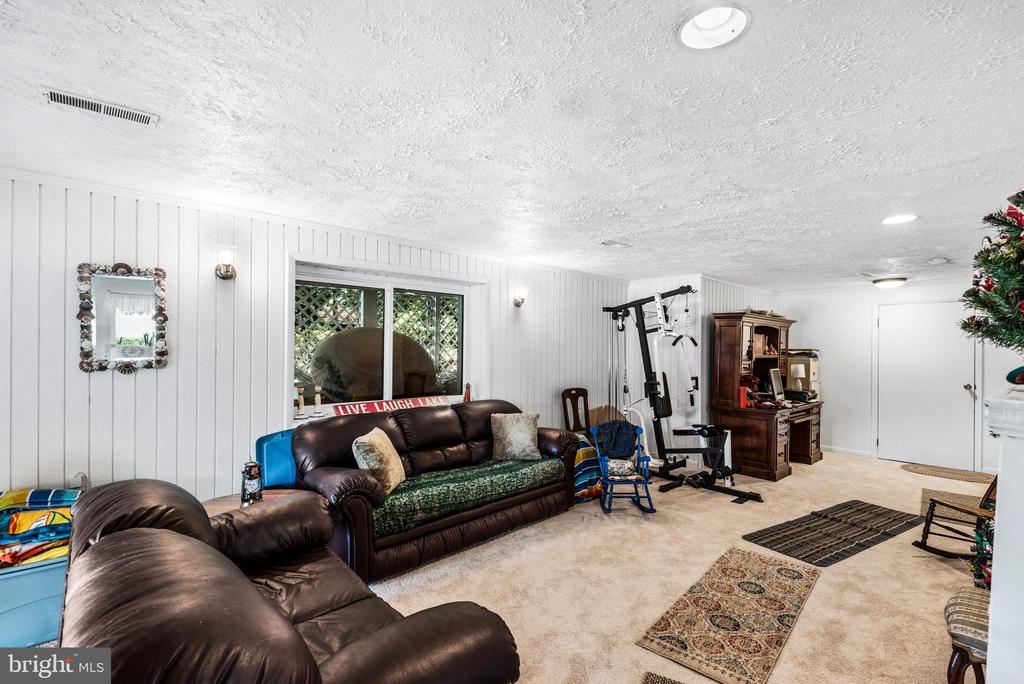 315 WAKEFIELD DRIVE