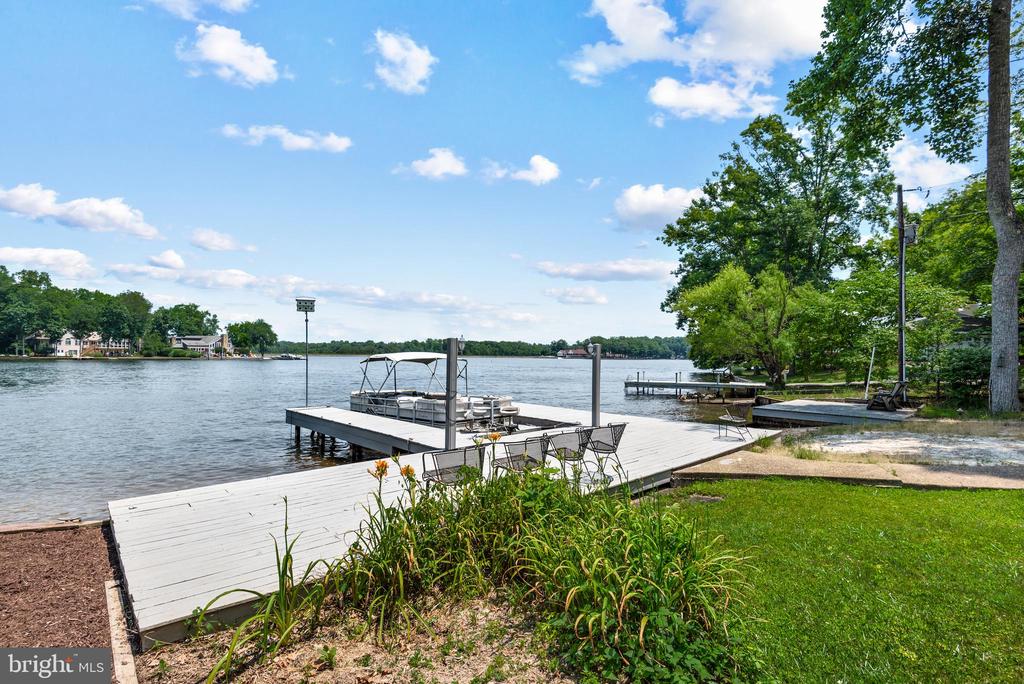315 WAKEFIELD DRIVE