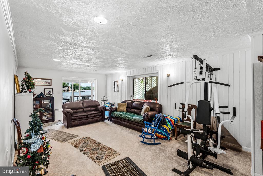 315 WAKEFIELD DRIVE