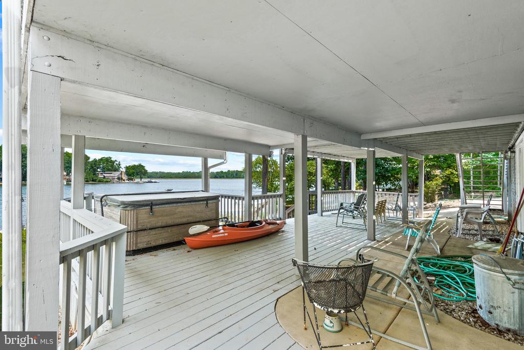 315 WAKEFIELD DRIVE
