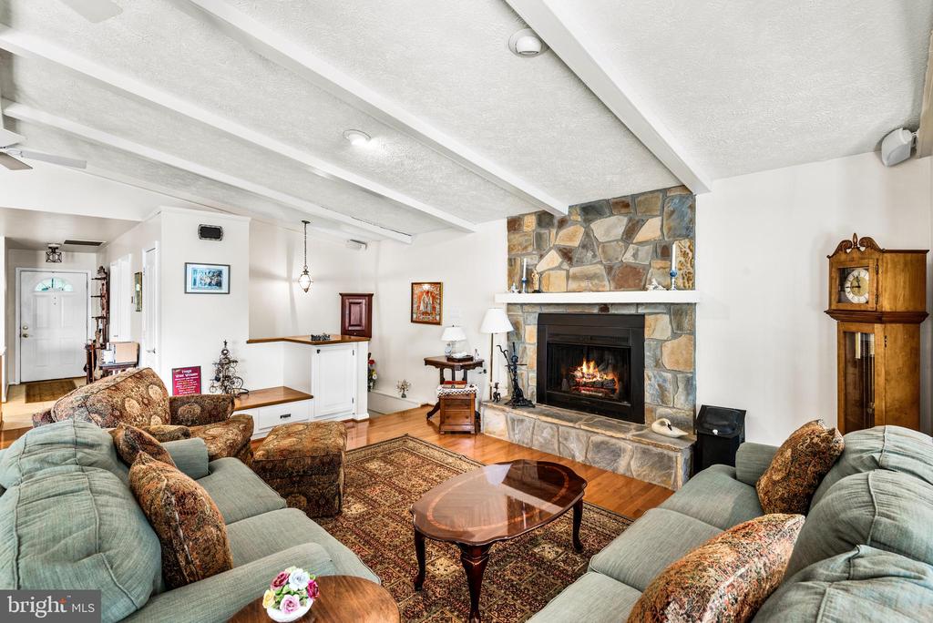315 WAKEFIELD DRIVE