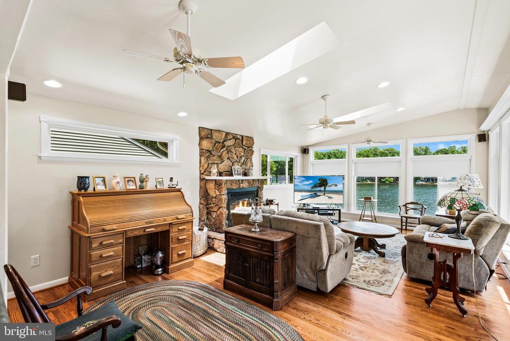 315 WAKEFIELD DRIVE