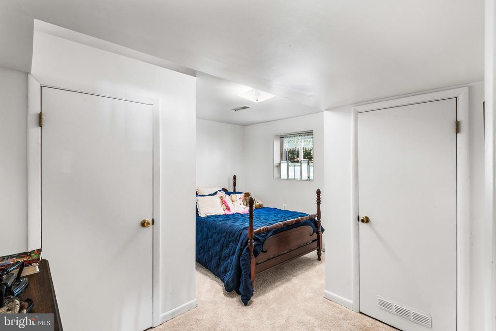 315 WAKEFIELD DRIVE