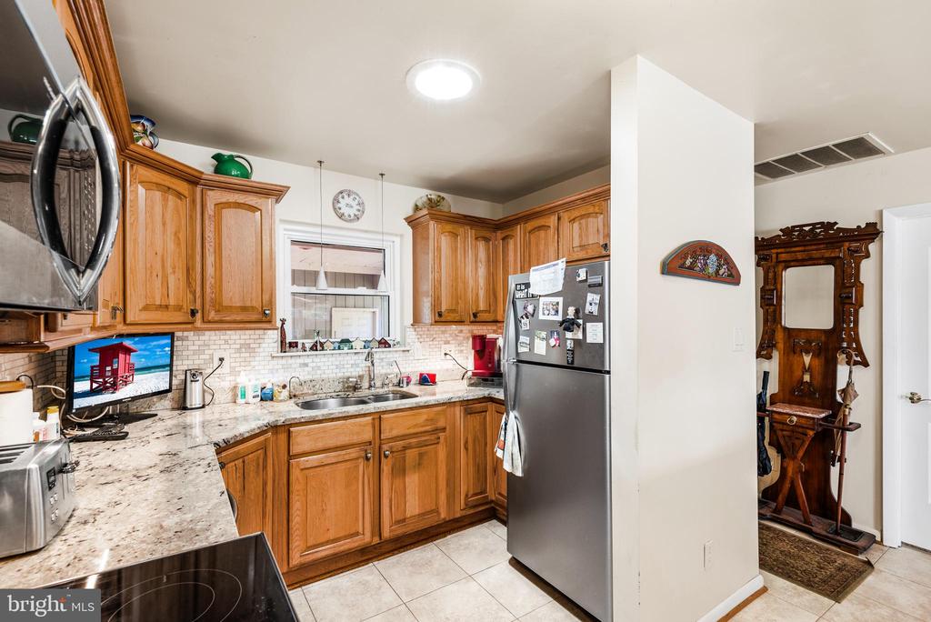 315 WAKEFIELD DRIVE