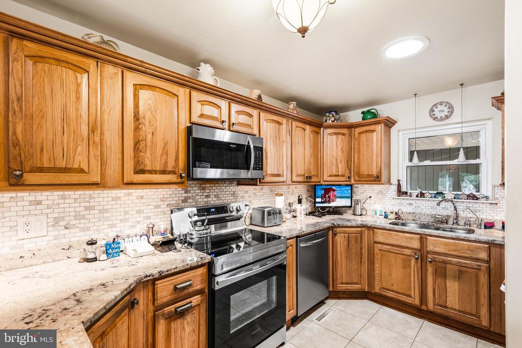 315 WAKEFIELD DRIVE