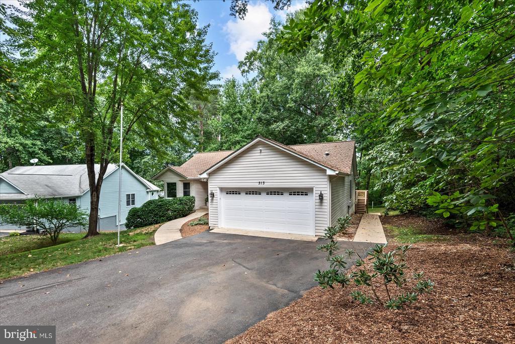 313 STRATFORD CIRCLE