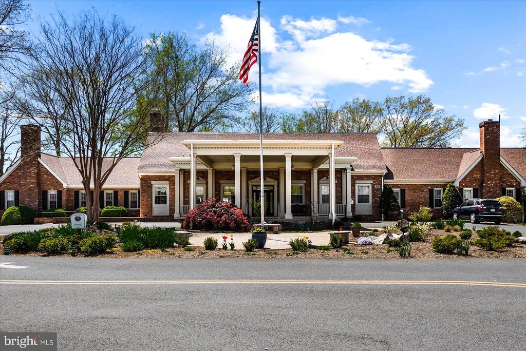 313 STRATFORD CIRCLE