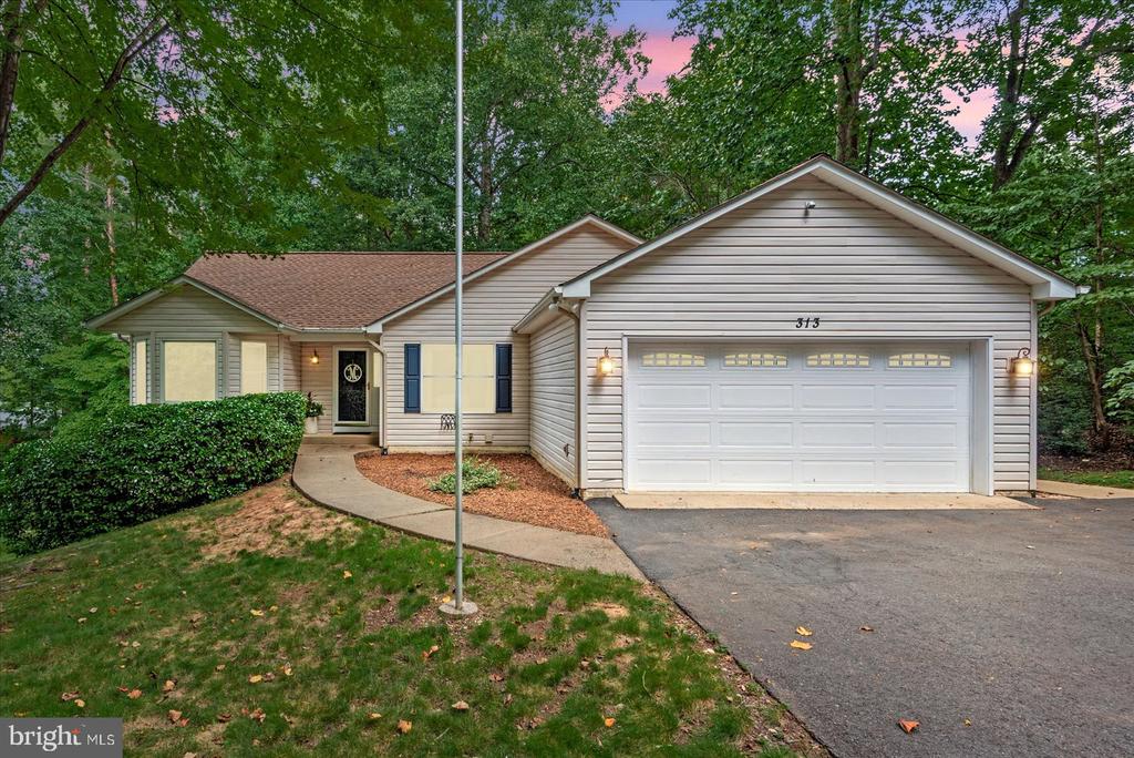313 STRATFORD CIRCLE