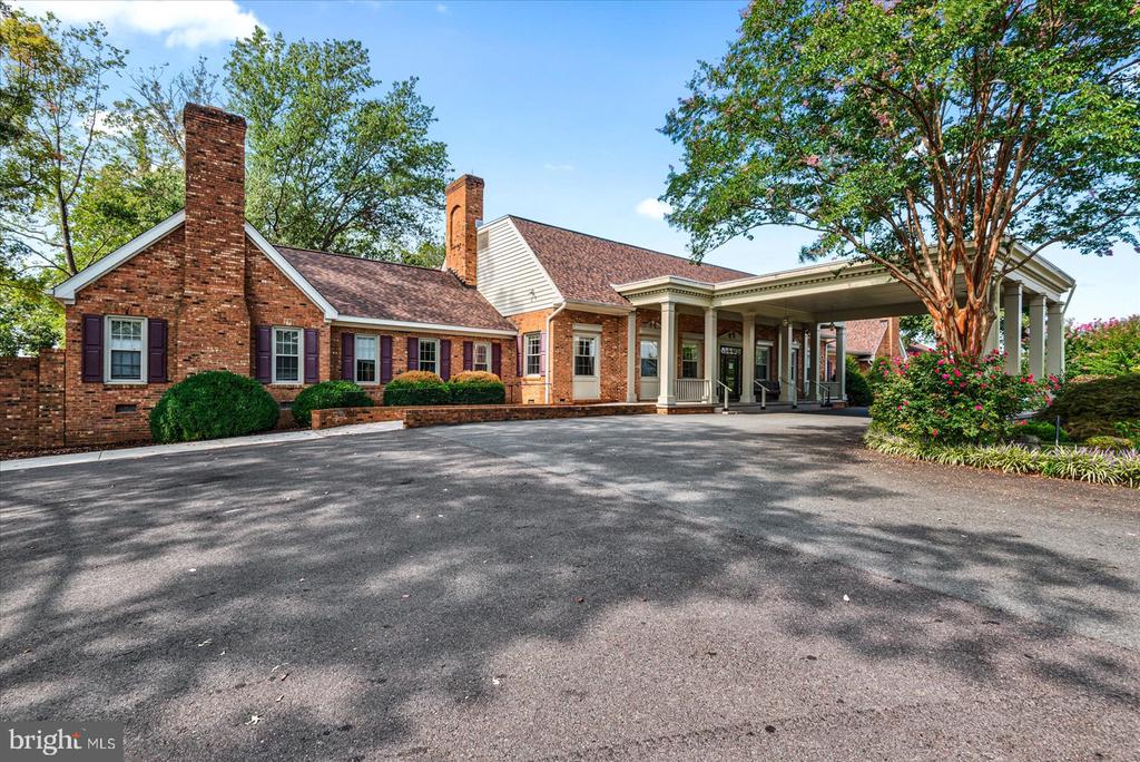 313 STRATFORD CIRCLE