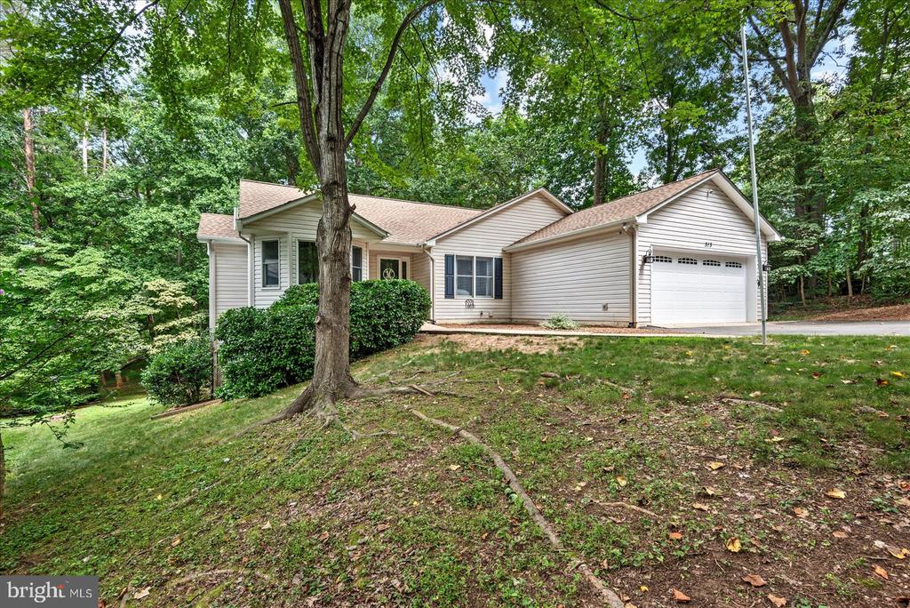 313 STRATFORD CIRCLE