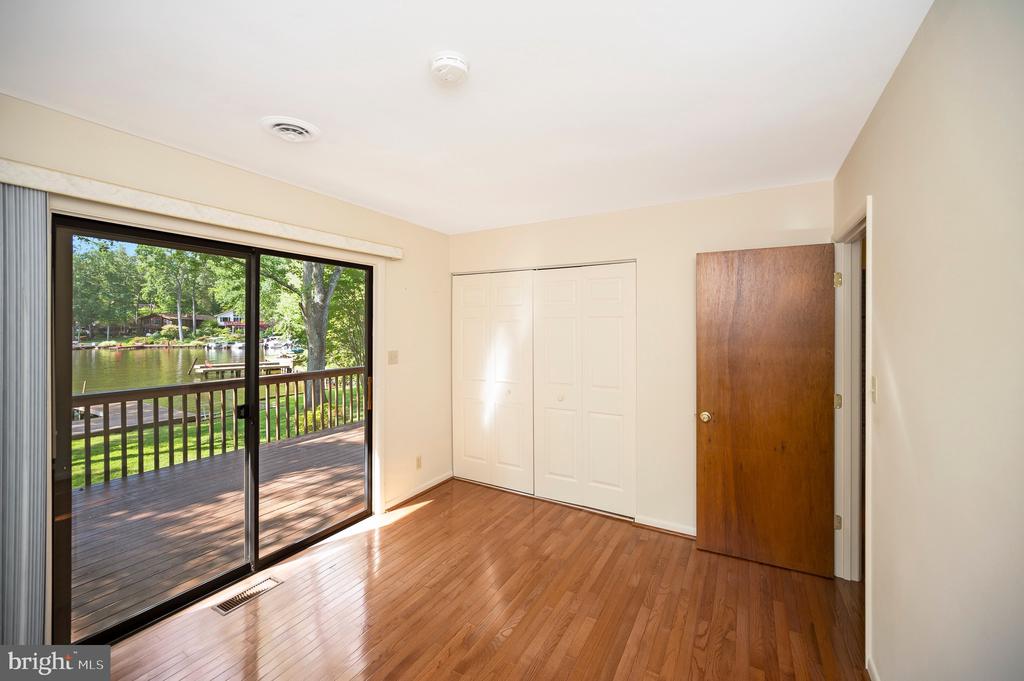 411 WAKEFIELD DRIVE