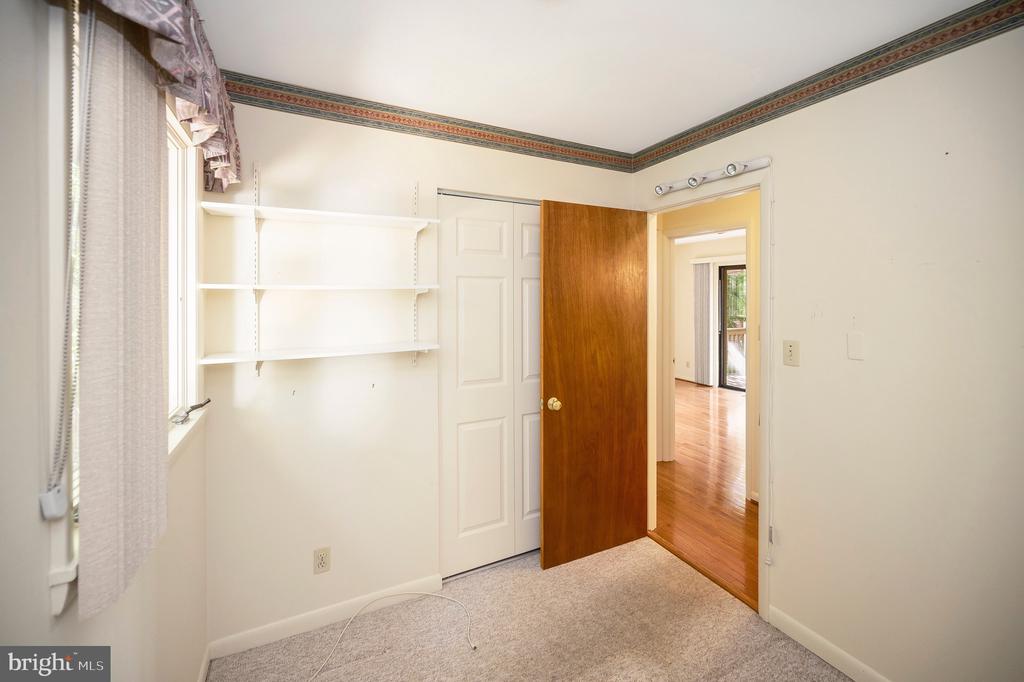 411 WAKEFIELD DRIVE