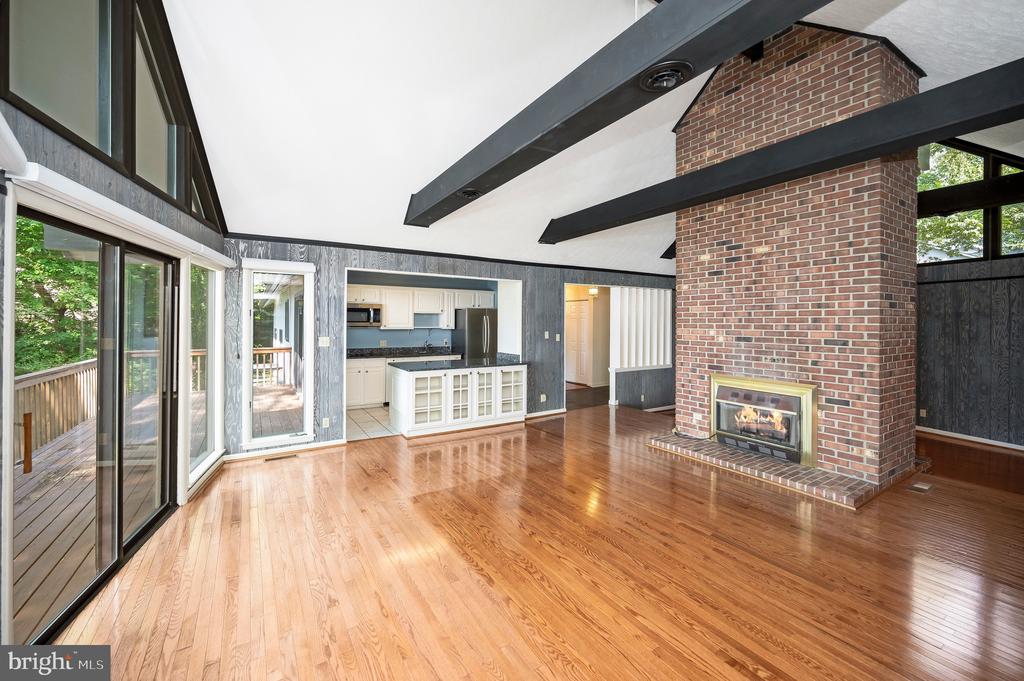 411 WAKEFIELD DRIVE