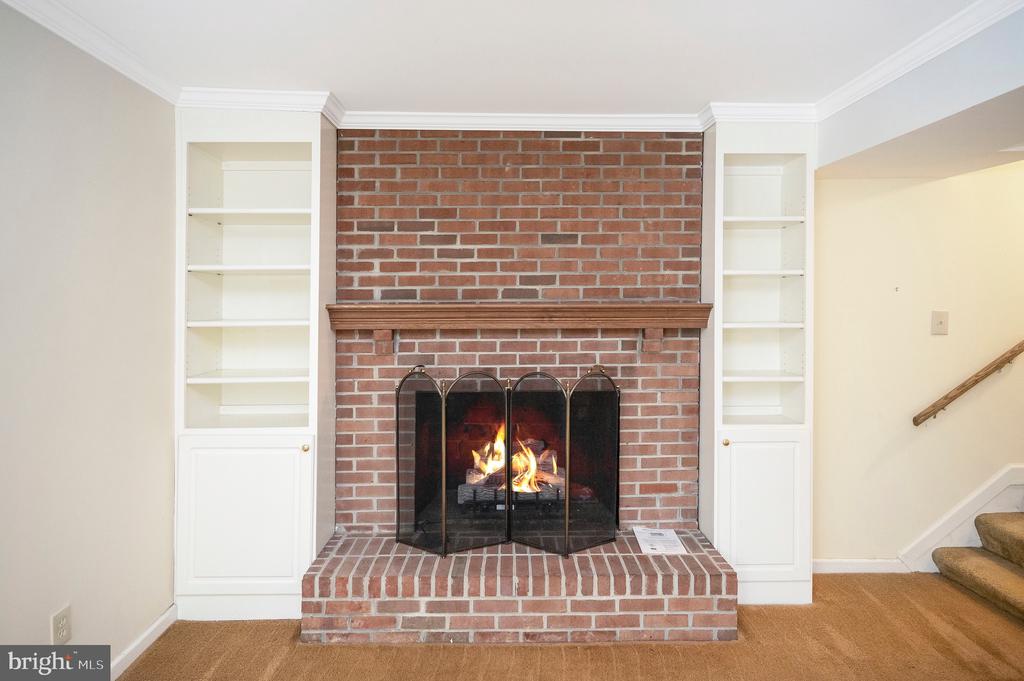 320 STRATFORD CIRCLE