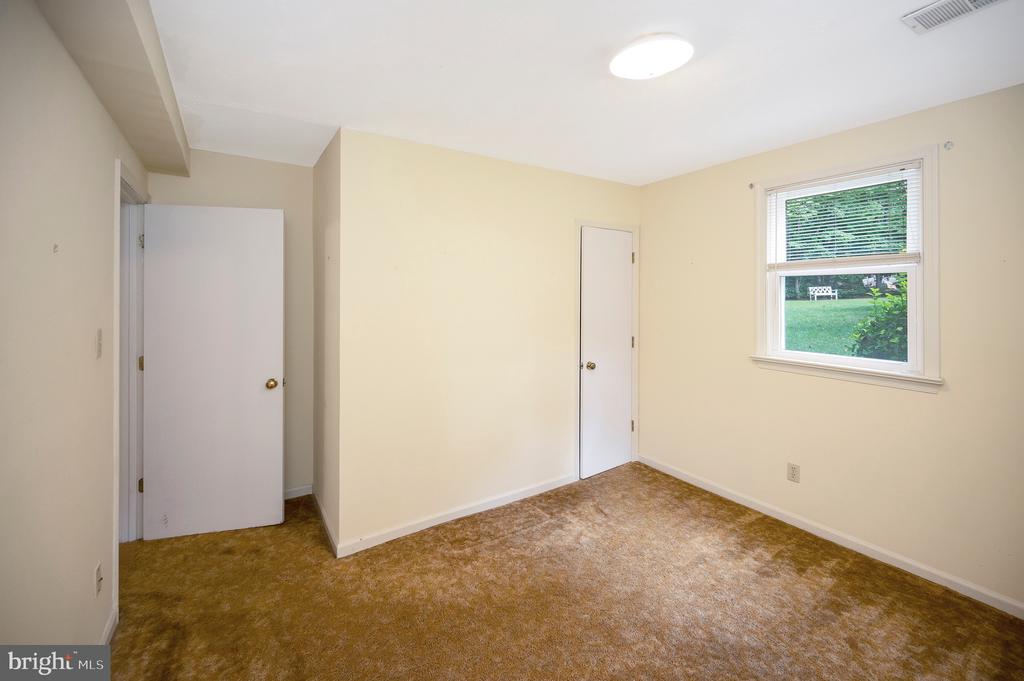 320 STRATFORD CIRCLE