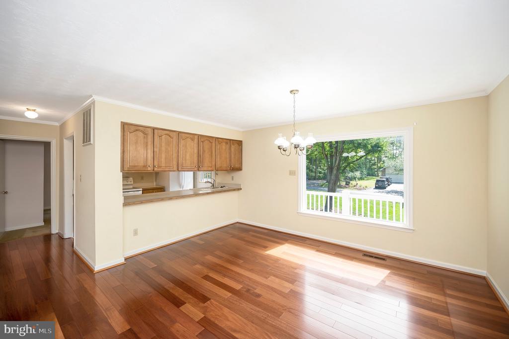 320 STRATFORD CIRCLE