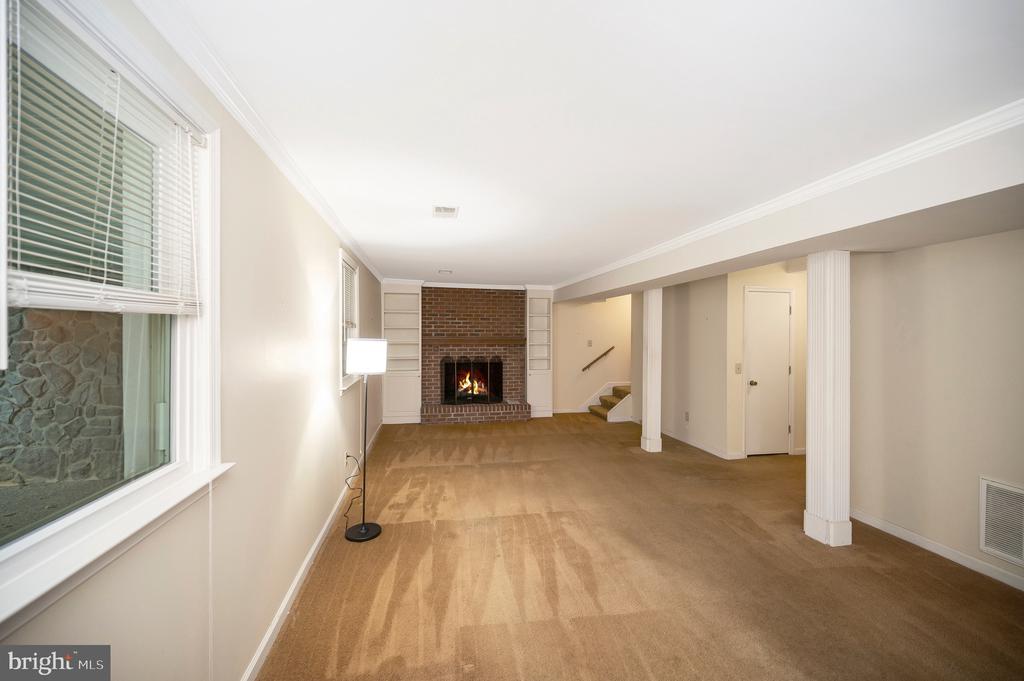 320 STRATFORD CIRCLE