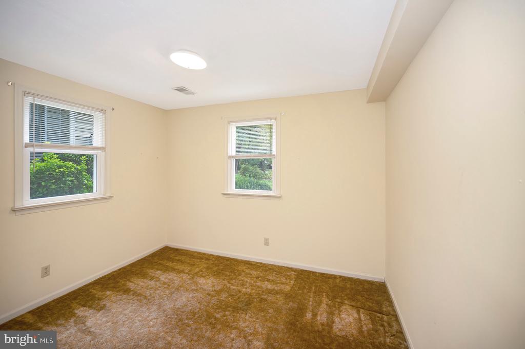 320 STRATFORD CIRCLE