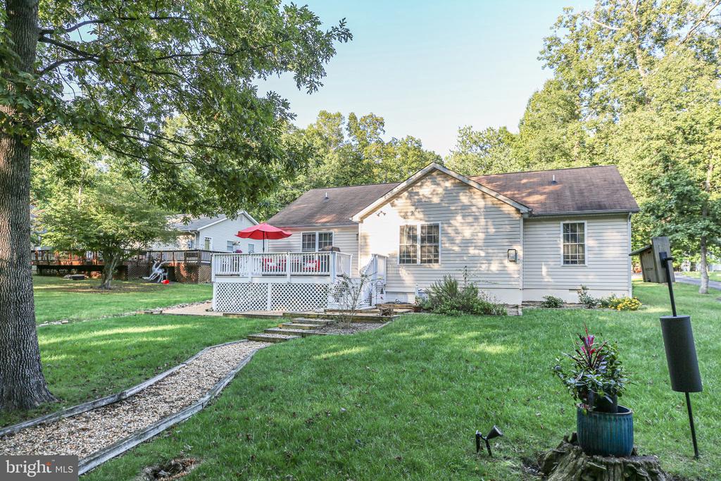 112 MONTICELLO CIRCLE