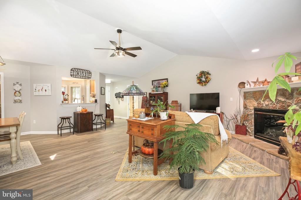112 MONTICELLO CIRCLE
