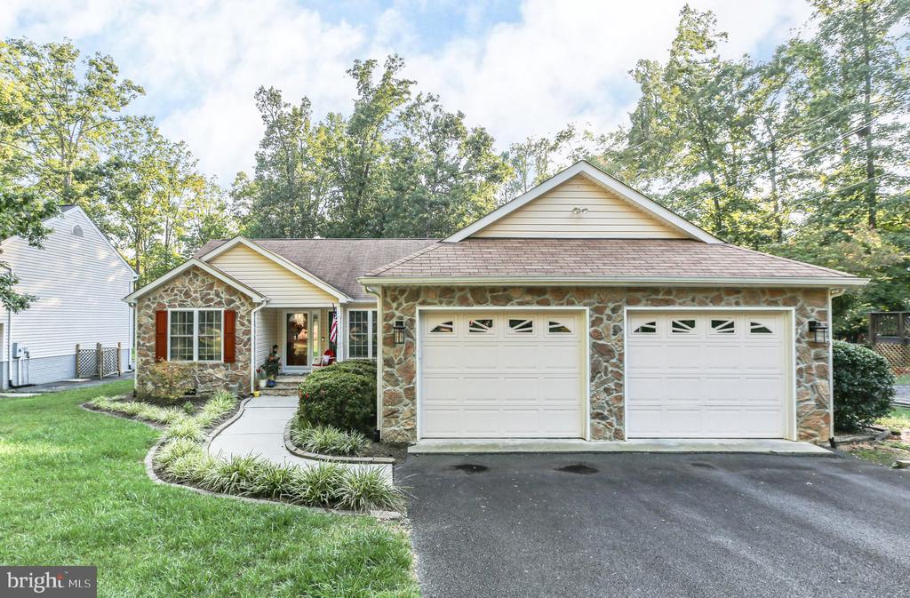 112 MONTICELLO CIRCLE