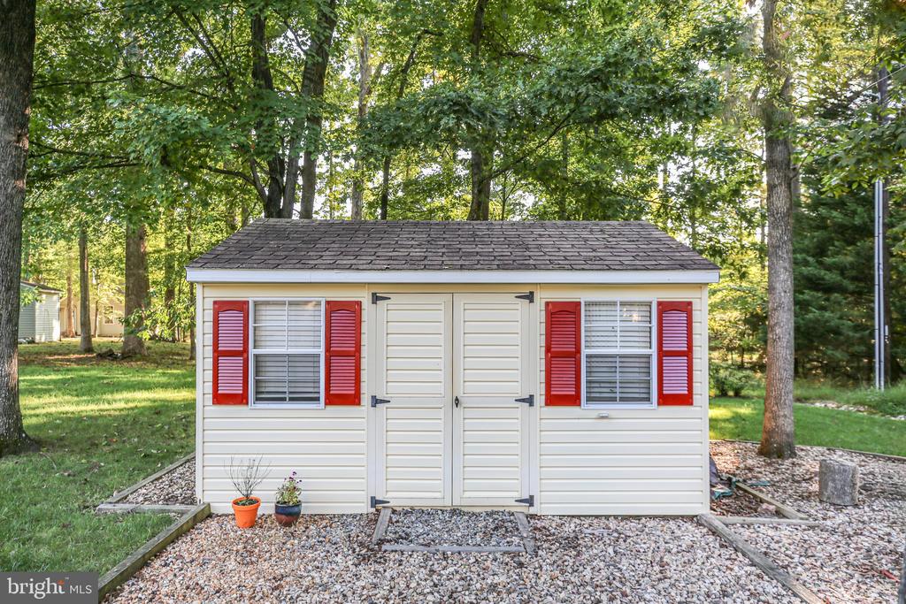 112 MONTICELLO CIRCLE