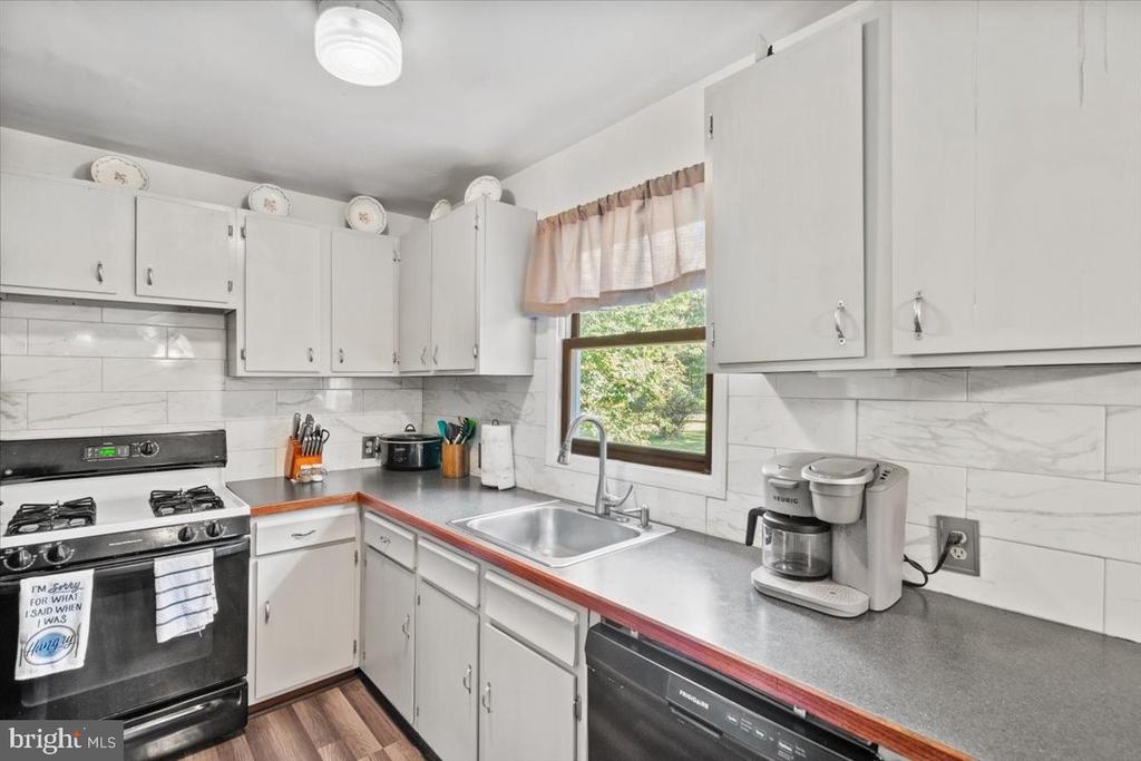 4142 GOV ALMOND ROAD
