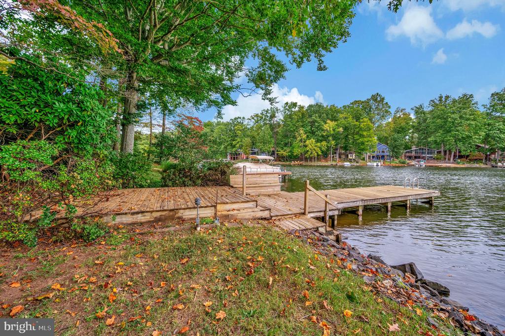 119 HILLSIDE DRIVE
