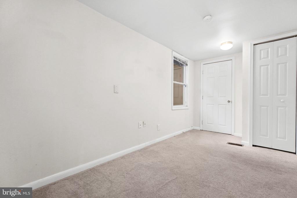 3808 LAKEVIEW PKWAY