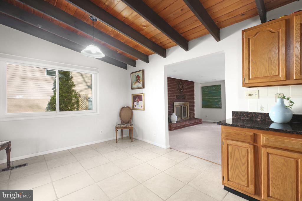 3808 LAKEVIEW PKWAY