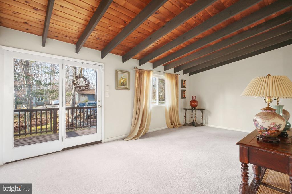 3808 LAKEVIEW PKWAY