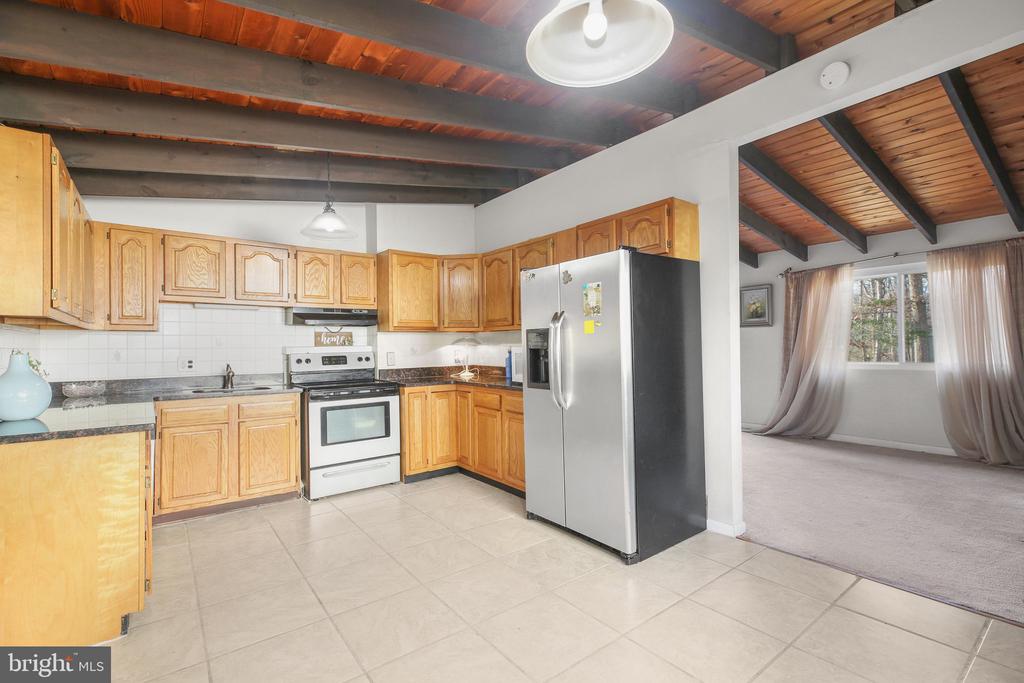 3808 LAKEVIEW PKWAY