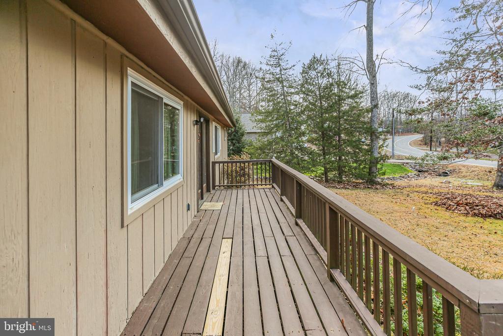 3808 LAKEVIEW PKWAY