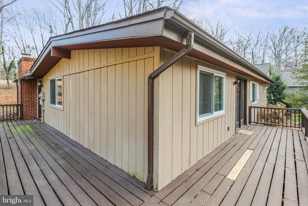 3808 LAKEVIEW PKWAY