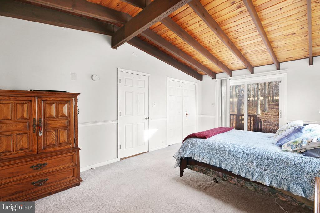 3808 LAKEVIEW PKWAY
