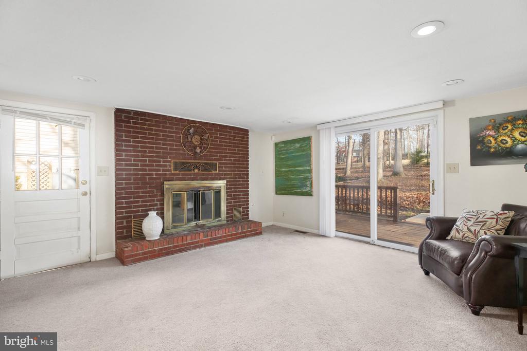 3808 LAKEVIEW PKWAY